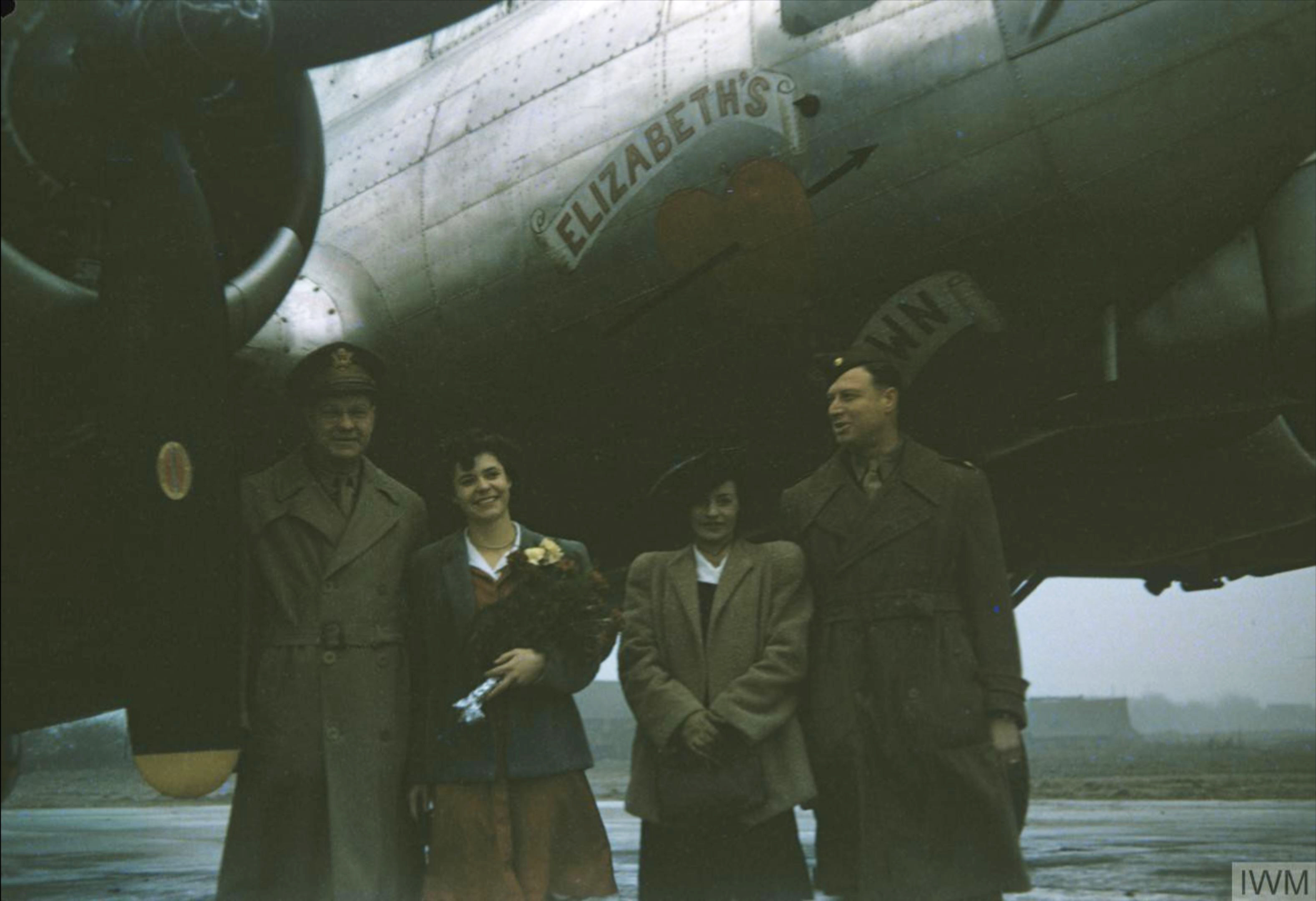44-8516 B-17G Fortress 8AF 306BG423BS RDM Elizabeth's Own at Thurleigh 18th Jan 1945 FRE5947
