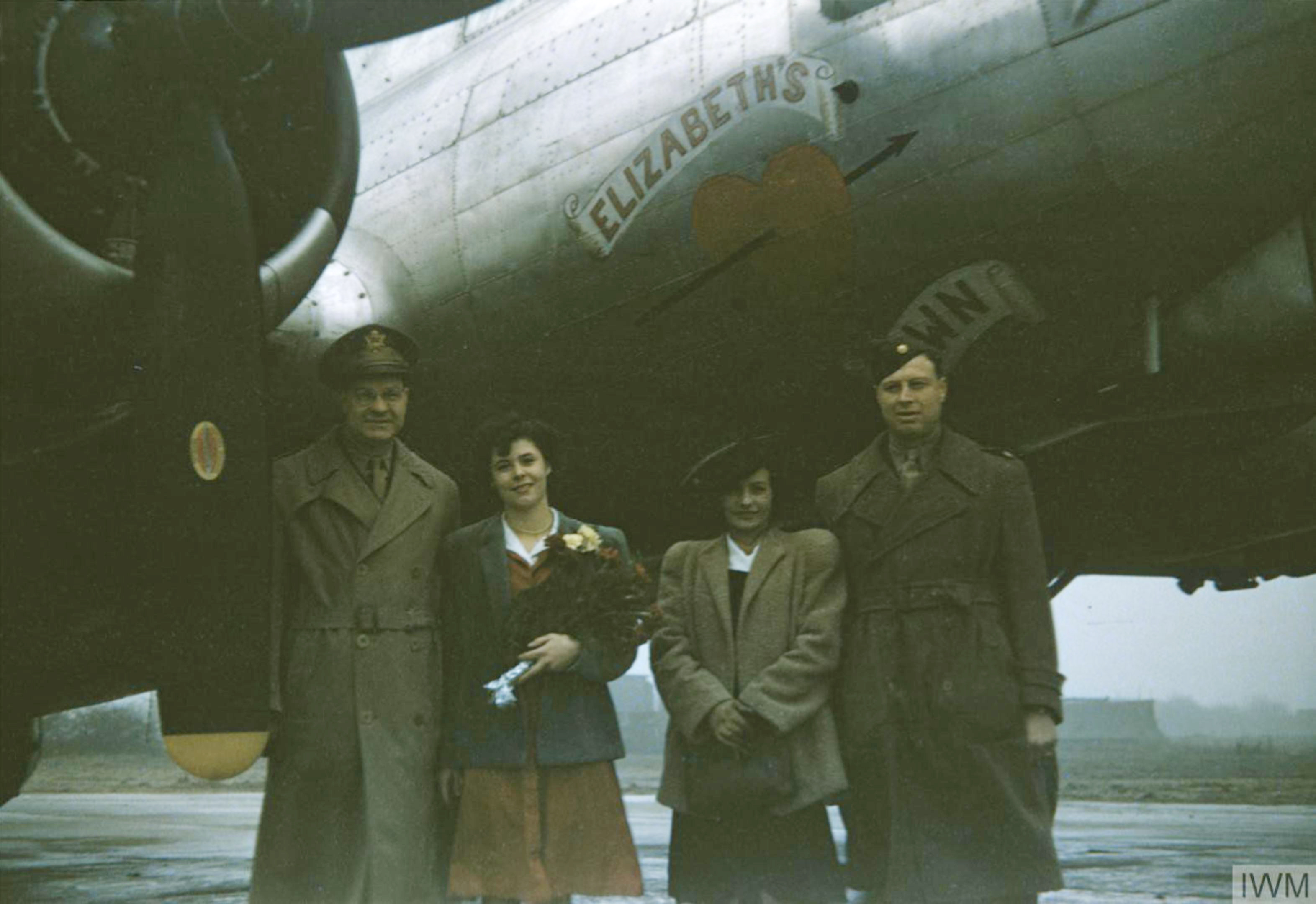 44-8516 B-17G Fortress 8AF 306BG423BS RDM Elizabeth's Own at Thurleigh 18th Jan 1945 FRE5951
