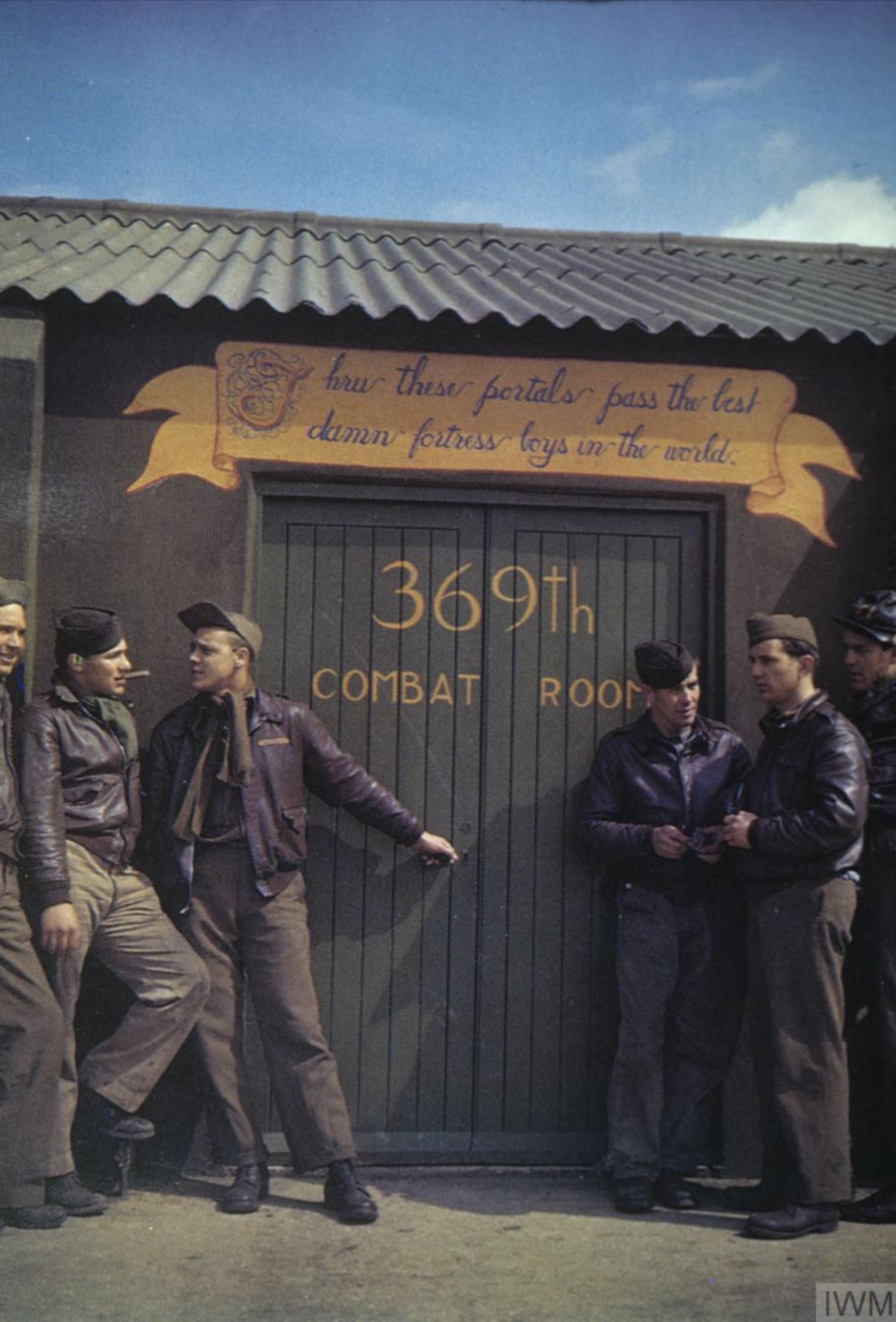 8AF 306BG369BS personnel outside the combat room at Thurleigh FRE5949