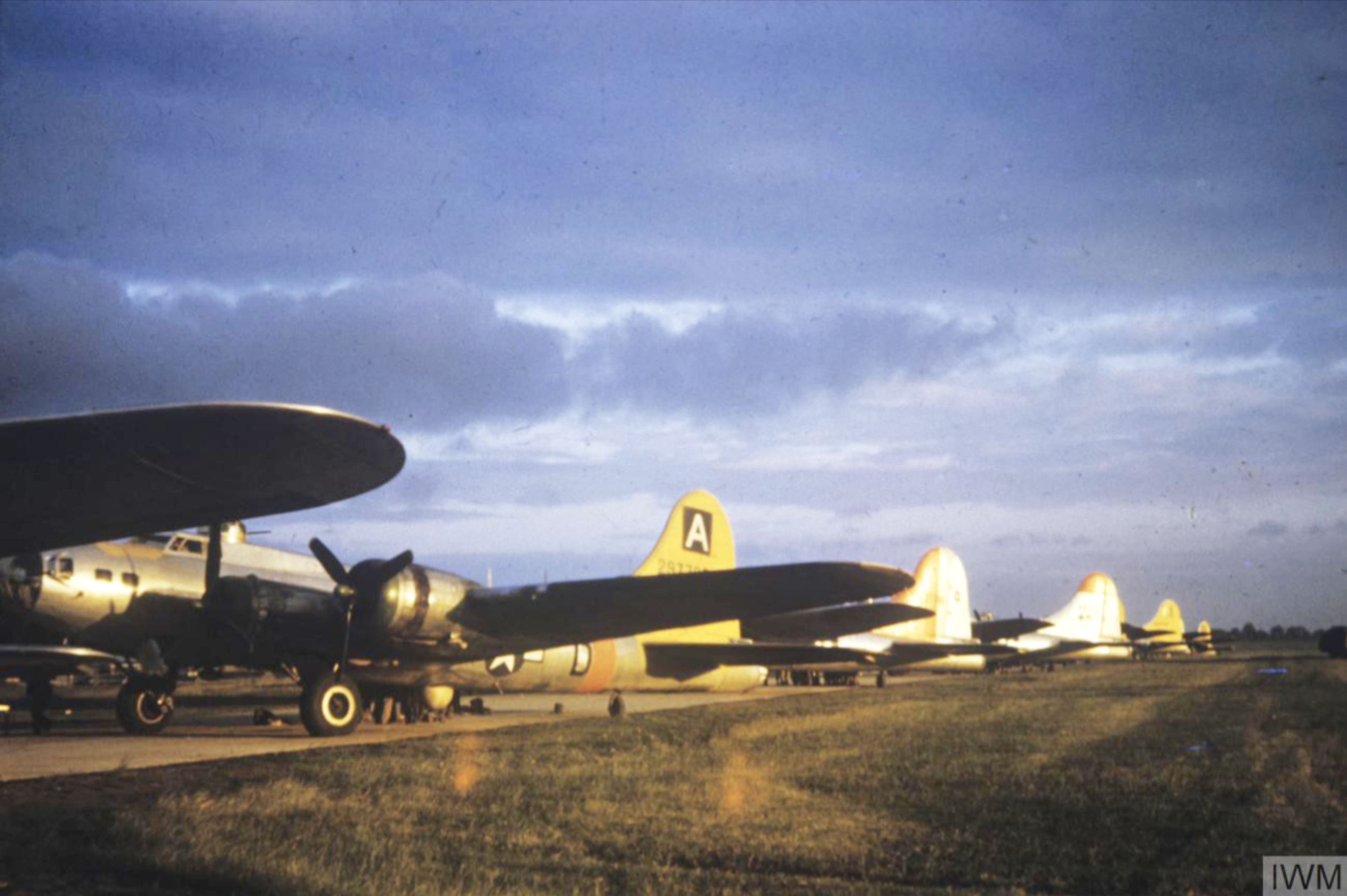 44-8170 B-17G Fortress 8AF 34BG4BS 3LM+ lined up at Bury St Edmunds FRE5832