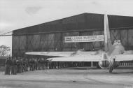 Asisbiz 43 38216 B 17G Fortress 8AF 34BG18BS Tempest Turner at Mendlesham 16th Oct 1944 FRE604