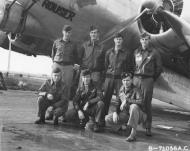 Asisbiz 42 107213 B 17G Fortress 8AF 379BG524BS WAF Rubble Rouser with 1Lt WH Roderick crew England 23rd Oct 1944 NA120