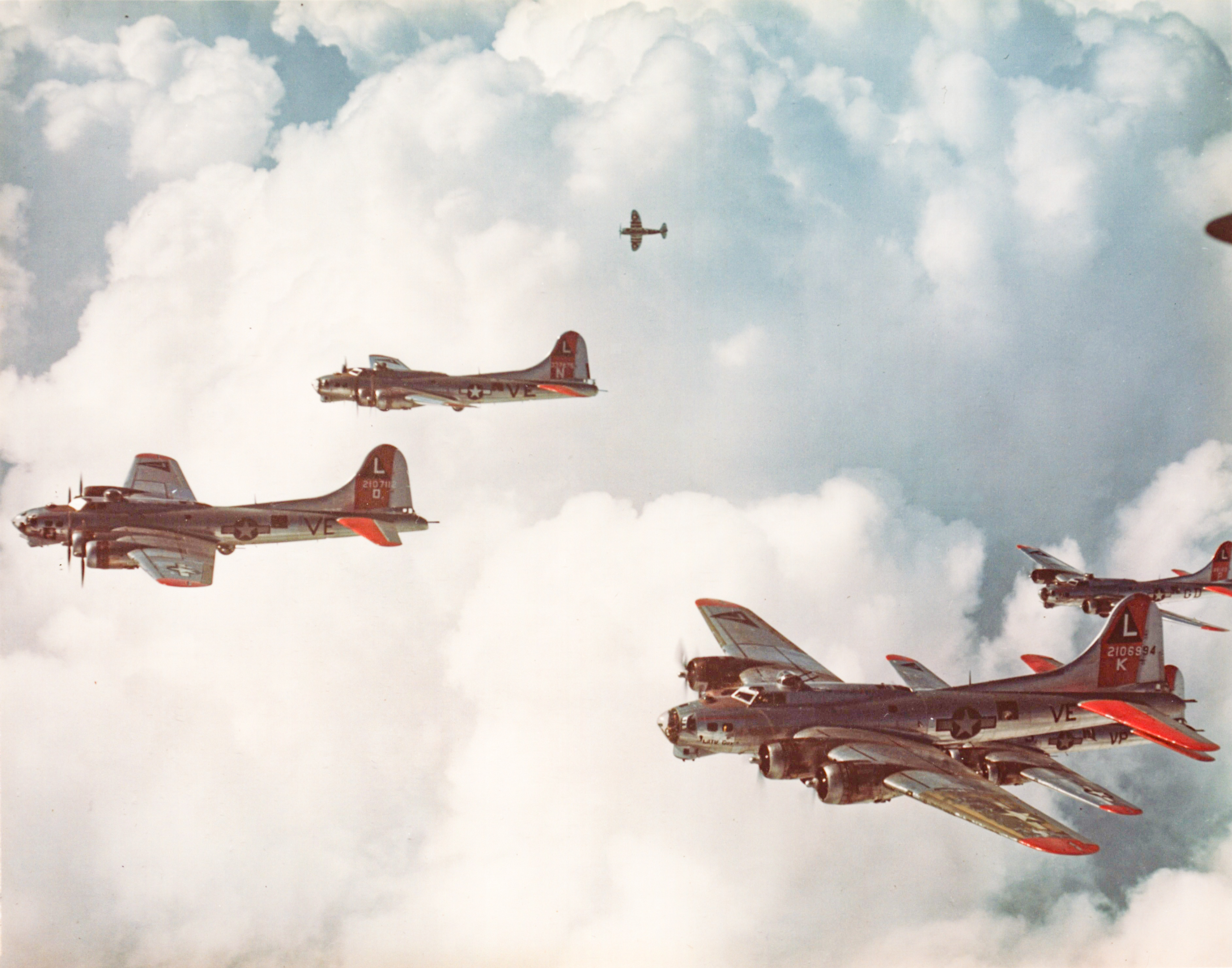 42-107112 B-17G Fortress 8AF 381BG532BS VEO Sleepy Time Gal over England 1944 NA548