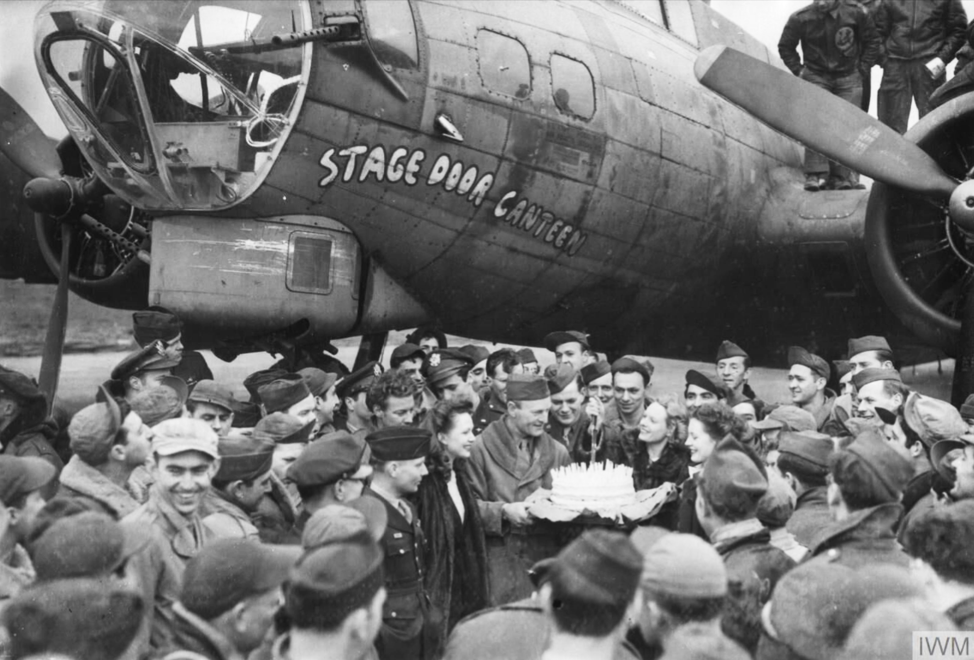 42-31990 B-17G Fortress 8AF 381BG535BS MSR Stage Door Canteen with Anna Neagle and Vivien Leigh at Ridgewell FRE1263