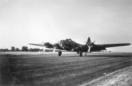 Asisbiz 41 9043 B 17F Fortress 8AF 381BG542BS GDA1 Peggy D taking off at Ridgewell 1943 01