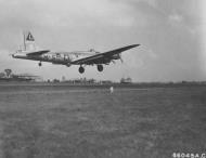 Asisbiz 42 30765 B 17F Fortress 8AF 381BG535BS MSU Chug a lug landing at Ridgewell 1943 Wiki