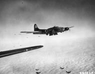 Asisbiz 42 5725 B 17G Fortress 8AF 381BG532BS VEC This Is It over Mainz Germany 30 Dec 1944 342 FH 000800
