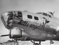 Asisbiz 42 97265 B 17G Fortress 8AF 381BG535BS MSP Hell’s Angel nose art at Ridgewell 30th May 1944 NA453