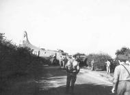 Asisbiz B-17F Fortress 8AF 384BG and 305BG422BS JJJ force landed 01