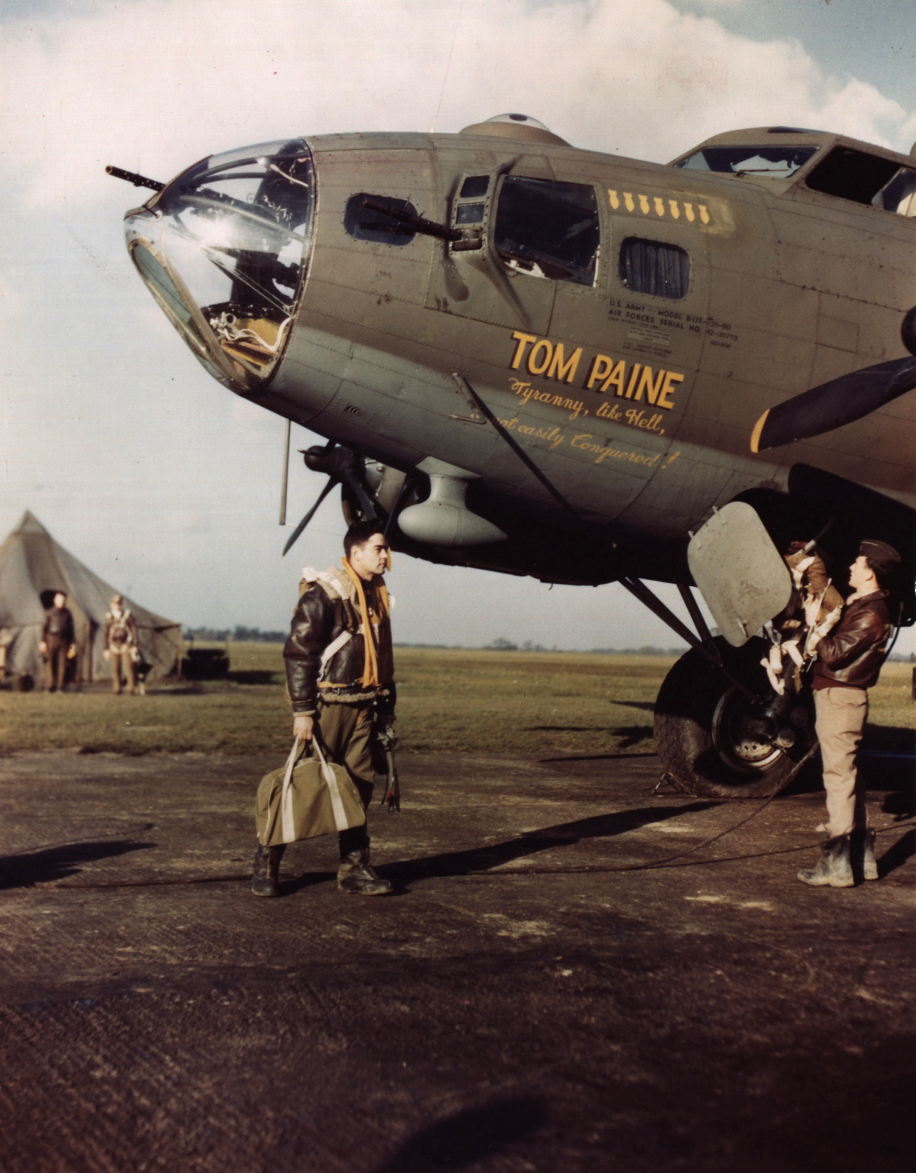 42-30793 B-17F Fortress 8AF 388BG562BS A Tom Paine nose art left side NA149759 000580