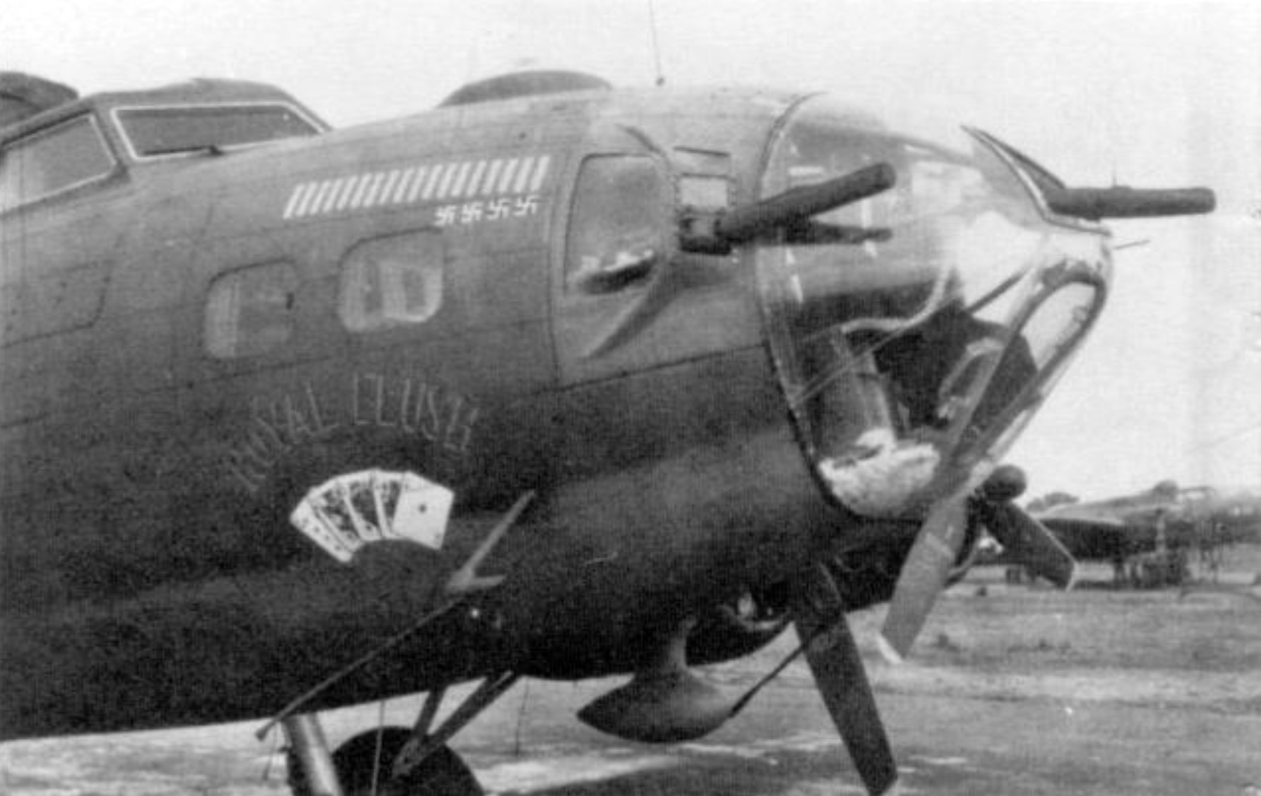 42-30348 B-17F Fortress 8AF 390BG569BS CCN Royal Flush noseart right side England 1943 01