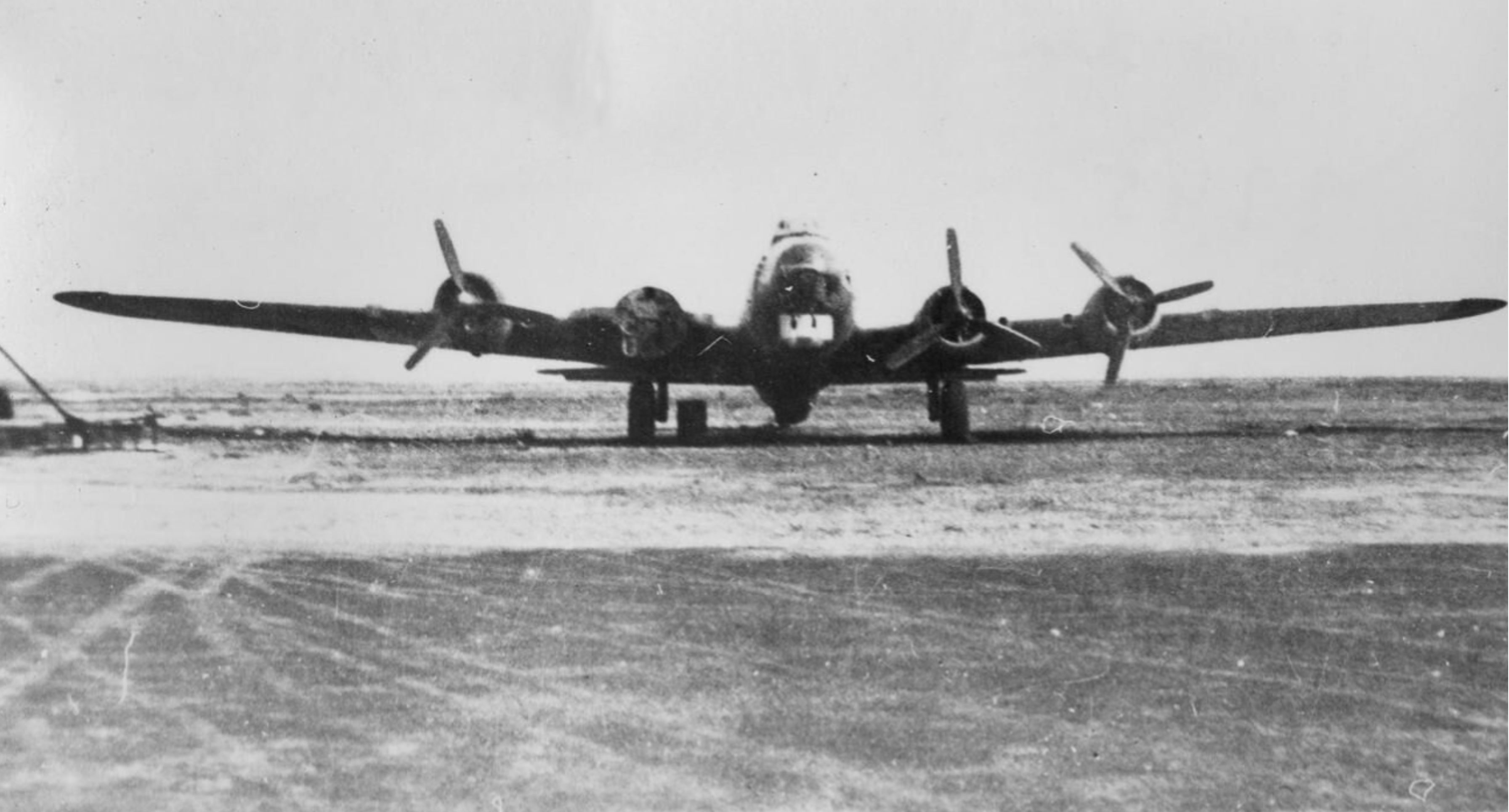 44 8476 B 17G Fortress 8AF 398BG602BS K8X at Agadir airfield in 1945 FRE8048