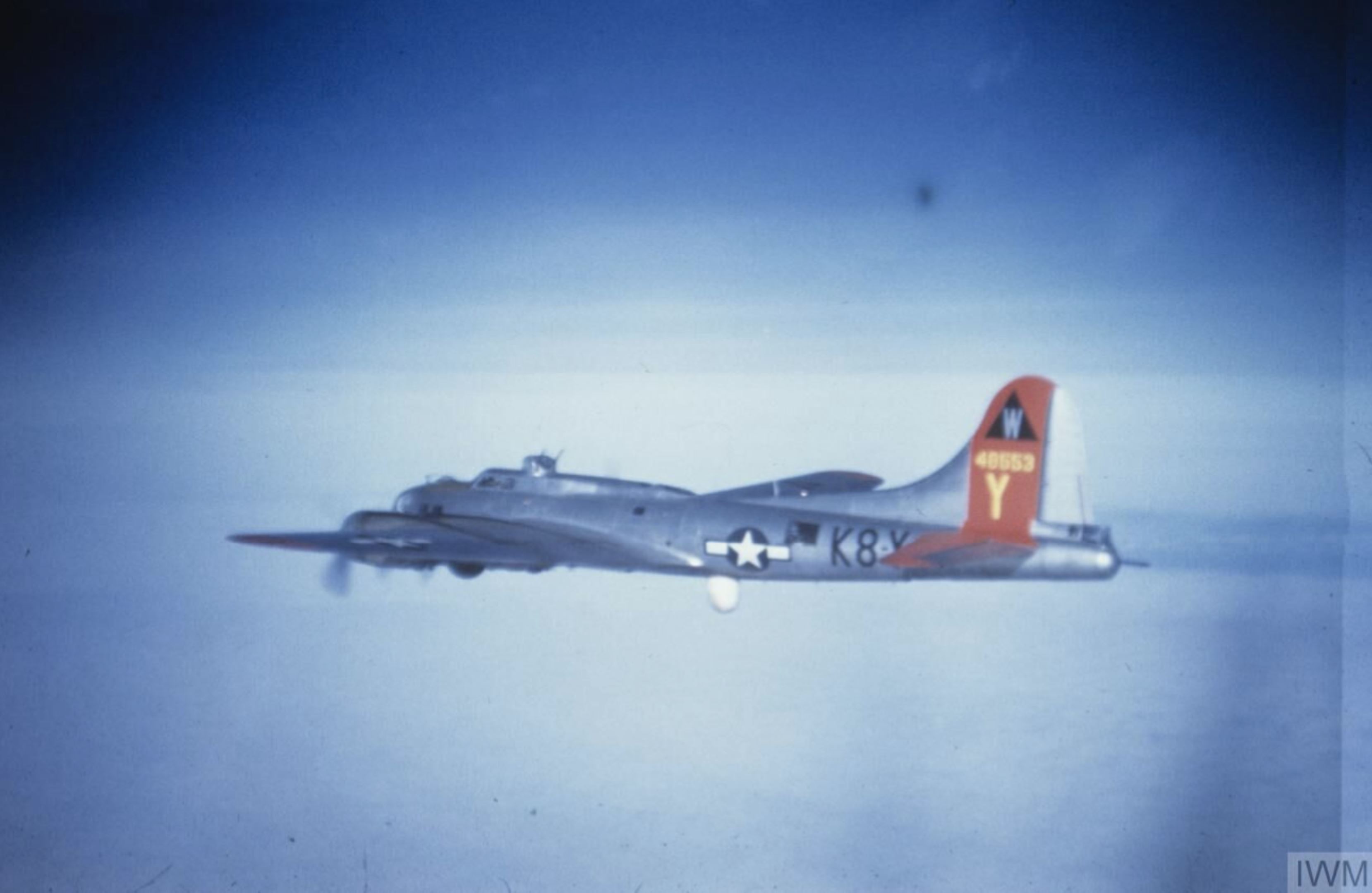 44 8553 B 17G Fortress 8AF 398BG602BS K8Y was a Mickey Ship in flight FRE6507