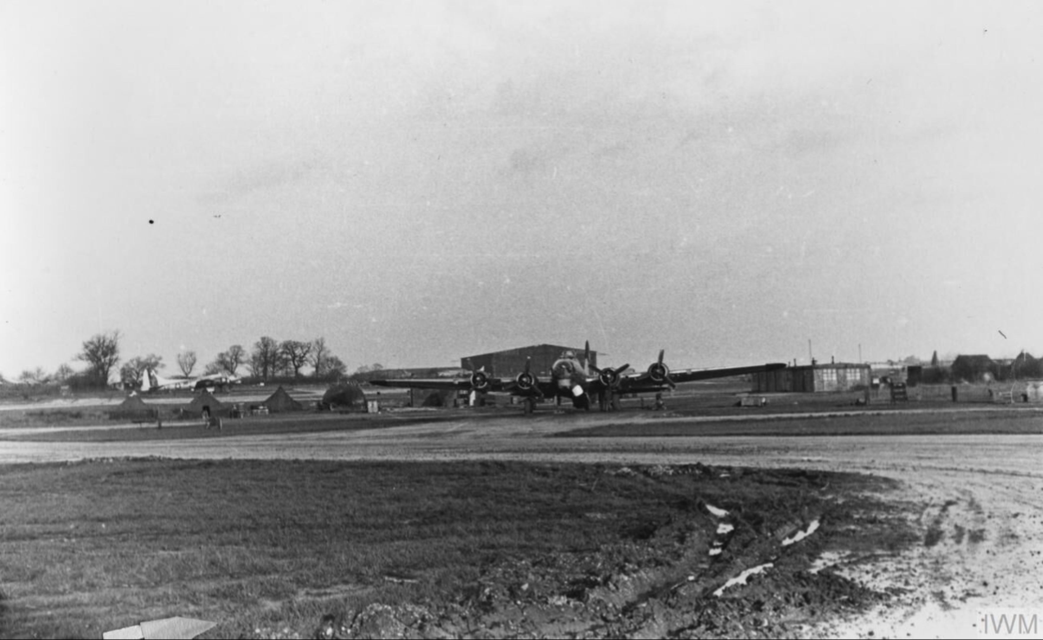 Boeing B-17G Fortress 8AF 398BG at Nuthampstead FRE8051