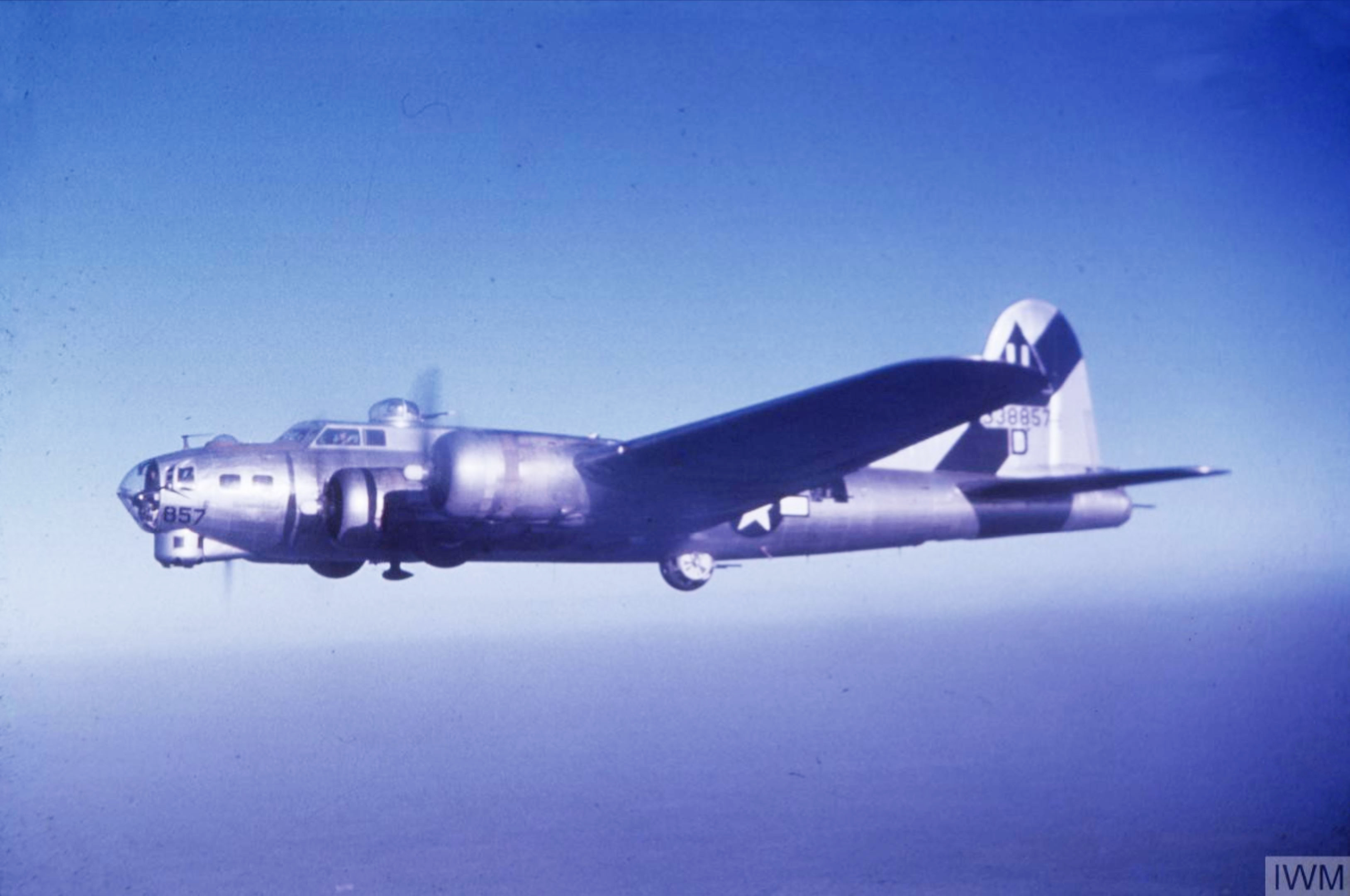 43-38857 B-17G Fortress 8AF 457BG750BS PPL 857 Bluebell D in flight FRE6689