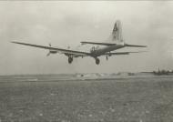 Asisbiz 42 97571 B 17G Fortress 8AF 457BG750BS H landing at Glatton 01