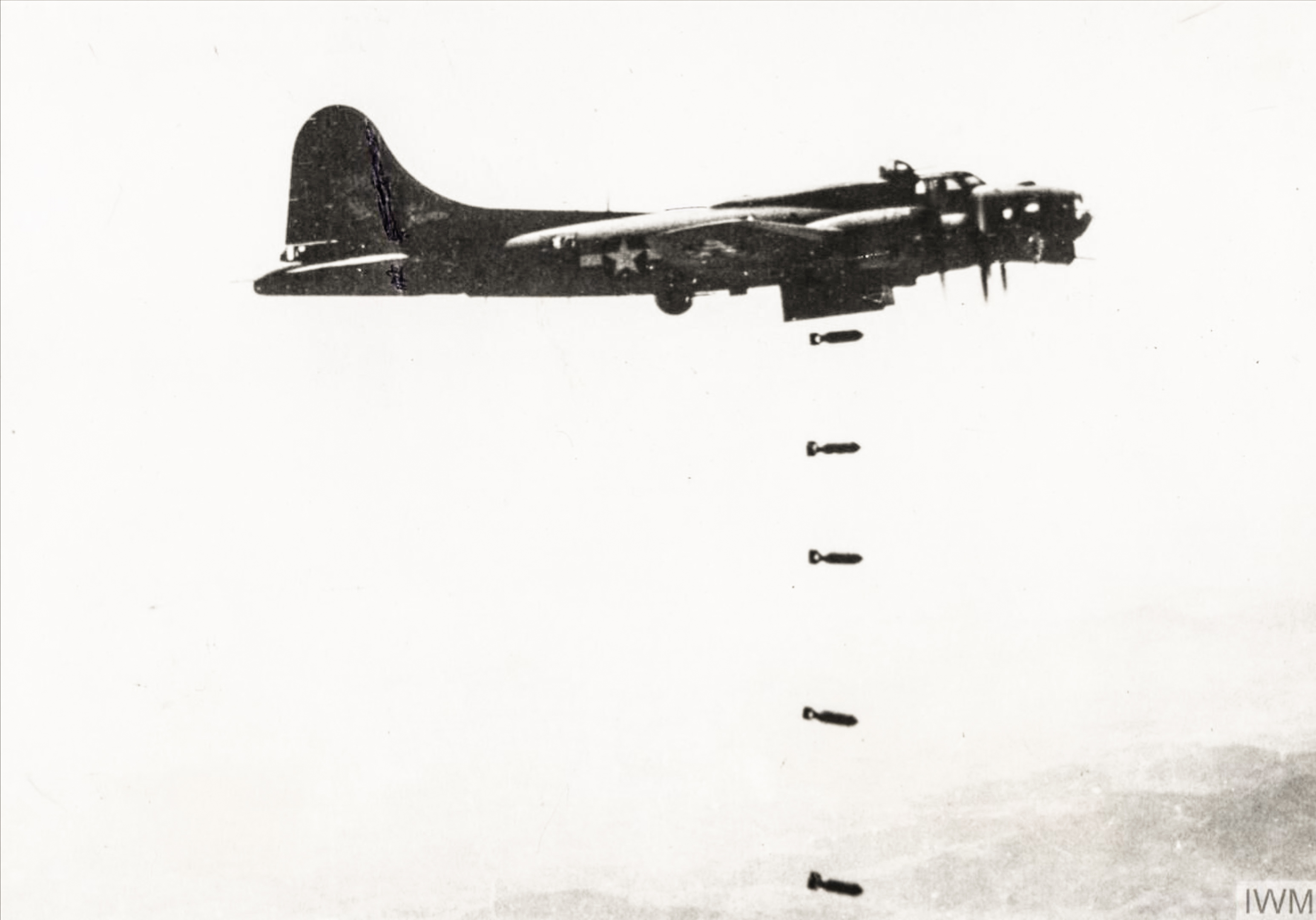 44-8164 B-17G Fortress 15AF 463BG over the drop zone in Northern Italy FRE13982