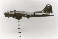Asisbiz 42 31684 B 17G Fortress 15AF 463BG773BS Joker over the drop zone FRE10129