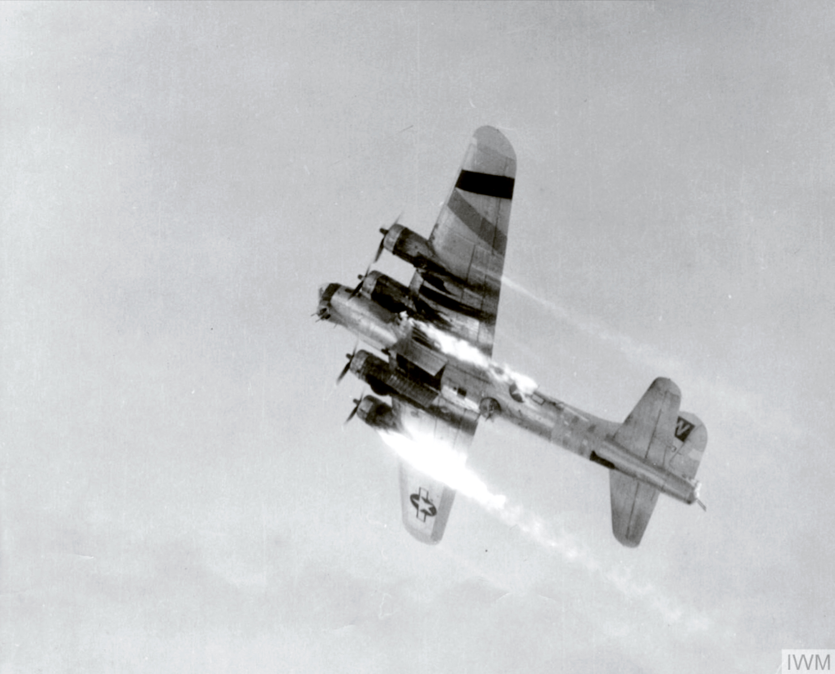 43-39163 B-17G Fortress 8AF 486BG835BS H8S Happy Warrior hit by incendiaries over Parchim DZ 4KIA 6POW 7th Apr 1945 01