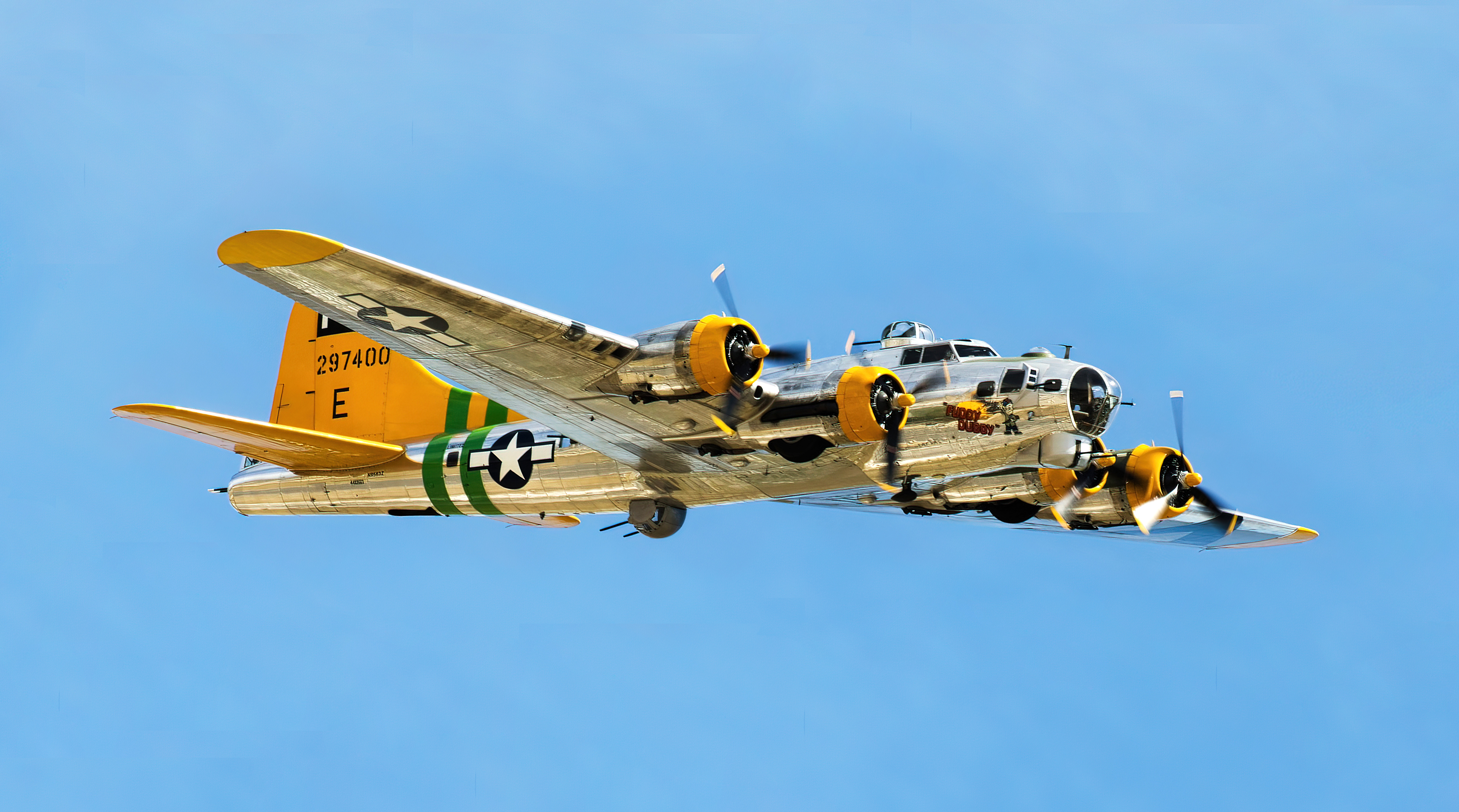 42-97400 B 1G Fortress 487BG837BS 4FE Fuddy Duddy airworthy warbird 01