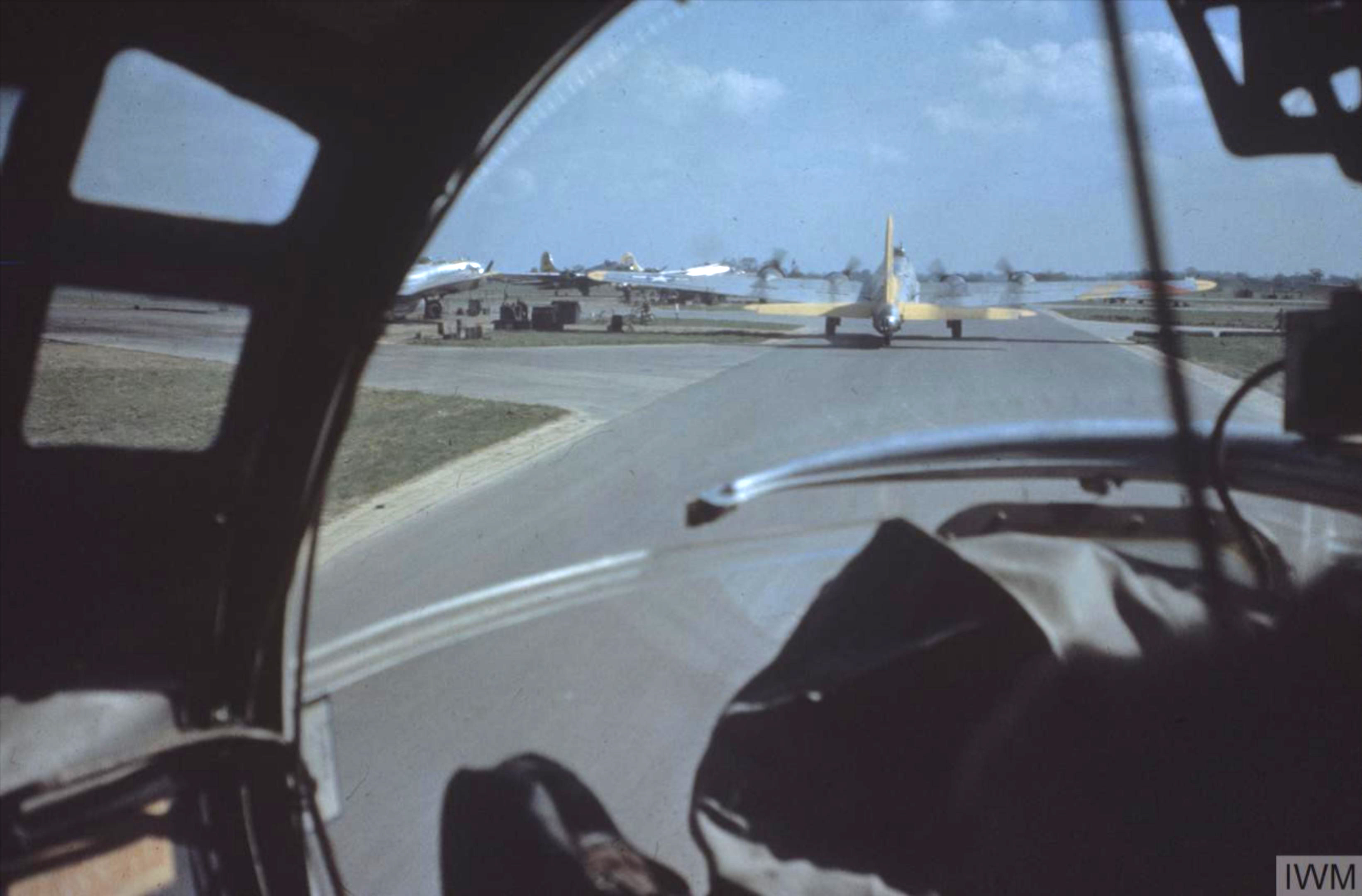 Boeing B-17G Fortresses 8AF 487BG taxiing up to the main runway for take off at Lavenham FRE6770