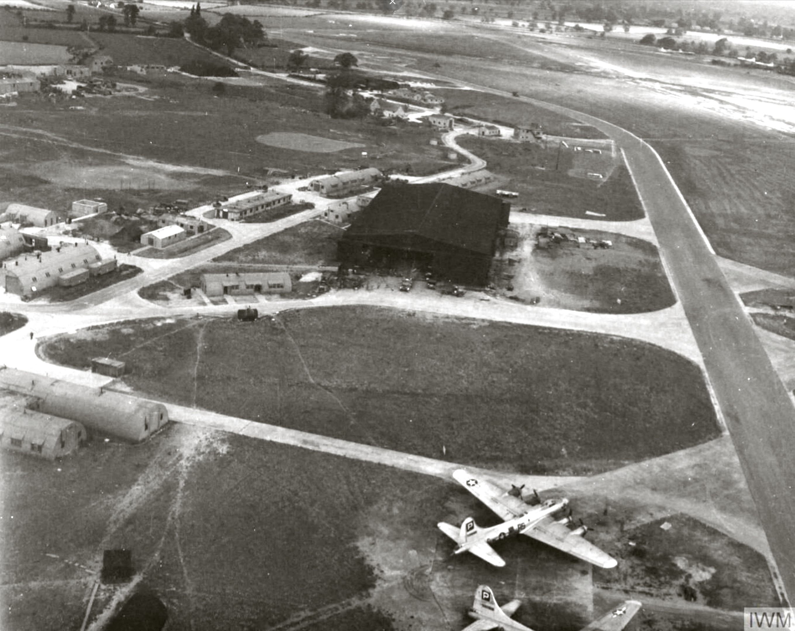 USAAF airbase 8AF 487BG B-17 Fortresses at Lavenham FRE11006