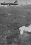 Asisbiz 43 37969 B-17G Fortress 8AF 487BG838BS 2GN over the DZ a tank factory in Nurnberg 10th Sep 1944 FRE8543