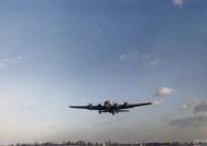 Asisbiz Boeing B-17G Fortress 8AF 490BG landing at Eye FRE132203