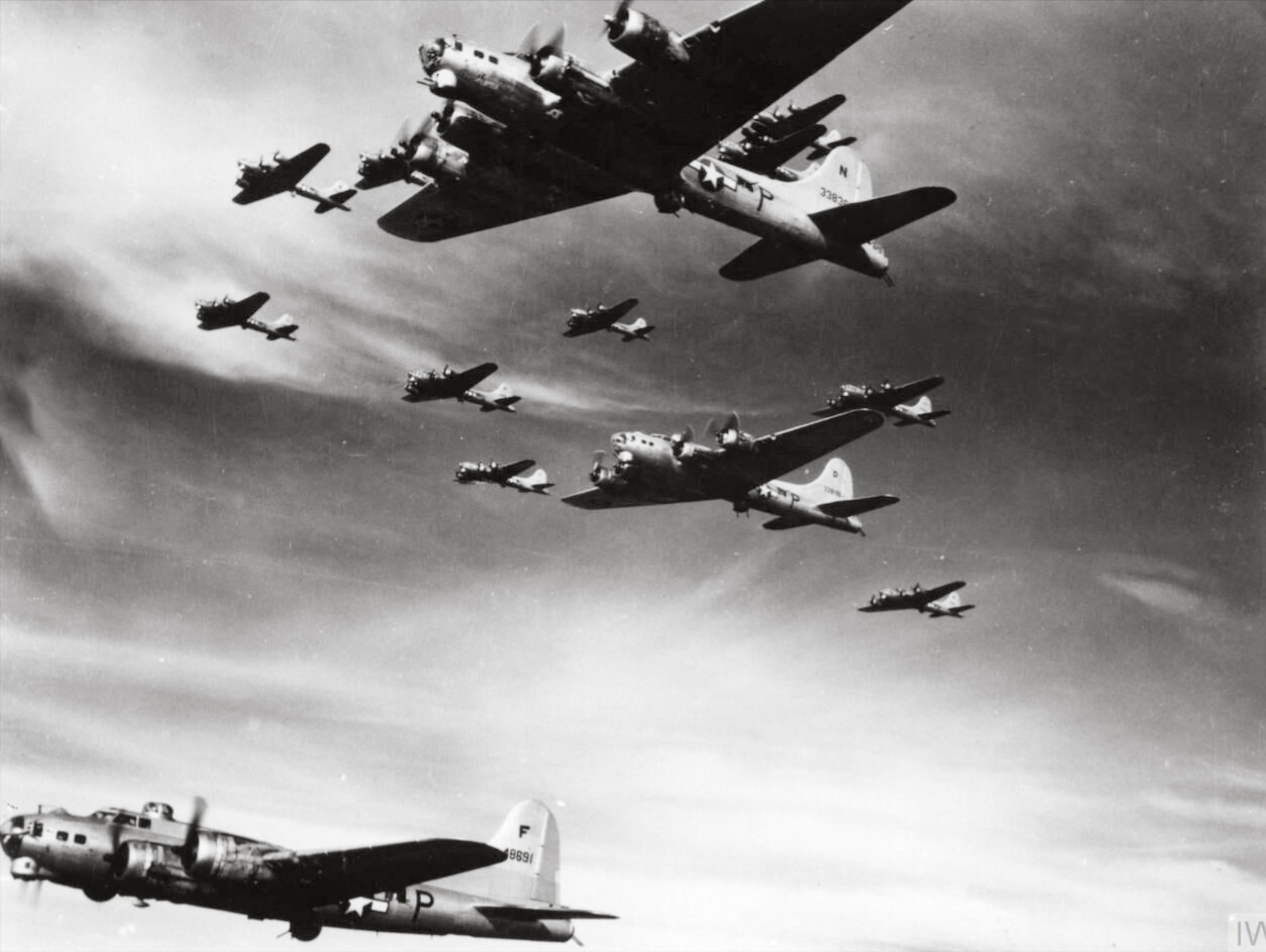 44 8691 B 17G Fortress 8AF 493BG863BS F Betsy at 27,900ft over Schleissmen 9th Apr 1945 FRE2149