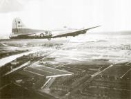 Asisbiz 44 8452 B 17G Fortress 8AF 493BG B was a Mickey ship in fligt Oct 1944 01