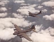 Asisbiz 41 24453 B 17F Fortress 8AF 91BG322BS LGO Mizpah or The Bearded Beauty in formation 01