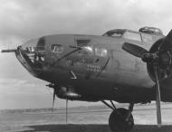 Asisbiz 41 24504 B-17F Fortress 8AF 91BG324BS DFD The Sad Sack nose art Bassingbourn 1942 NA622