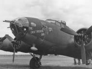 Asisbiz 41 24527 B-17F Fortress 8AF 91BG324BS DFY Great Speckled Bird at Bassingbourn Oct 1942 NA625