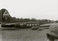 Asisbiz 42 31178 B 17G Fortress 8AF 91BG324BS DFF that has belly landed due to weather Old Windsor 30th Dec 1943 FRE3671