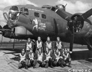 Asisbiz 42 31673 B 17G Fortress 8AF 91BG324BS Lassie Come Home LGB with crew at Bassingbourn 1944 NA914