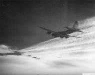 Asisbiz 42 39967 B-17G Fortress 8AF 91BG324BS DFK Mary Kay enroute to Brunswick 30th Jan 1944 NA1366