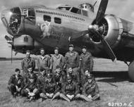 Asisbiz 42 97304 B 17G Fortress 8AF 91BG323BS Priority Gal ORC with crew England 1944 NA932