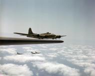 Asisbiz USAAF 42-5712 B-17F Fortress 91BG322BS LGV My Prayer in flight 01
