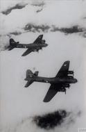 Asisbiz 42 3428 B 17F Fortress 8AF 92BG407BS flying in formation 1943 FRE14500