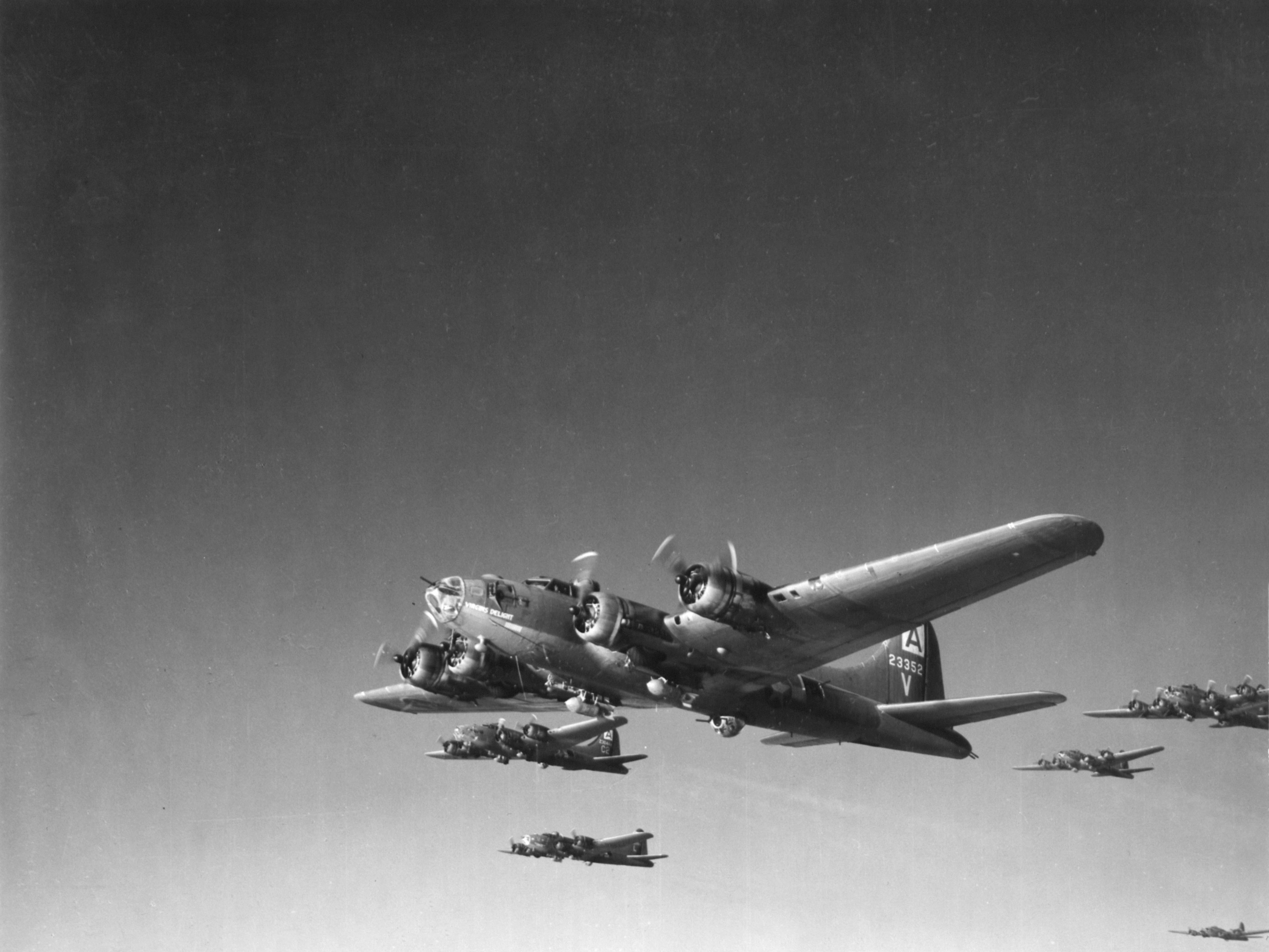 42-30444 B-17F Fortress 8AF 94BG332BS XMC2 Ramrod Ramsbottom aka Black Jack IV 1943 NARA795
