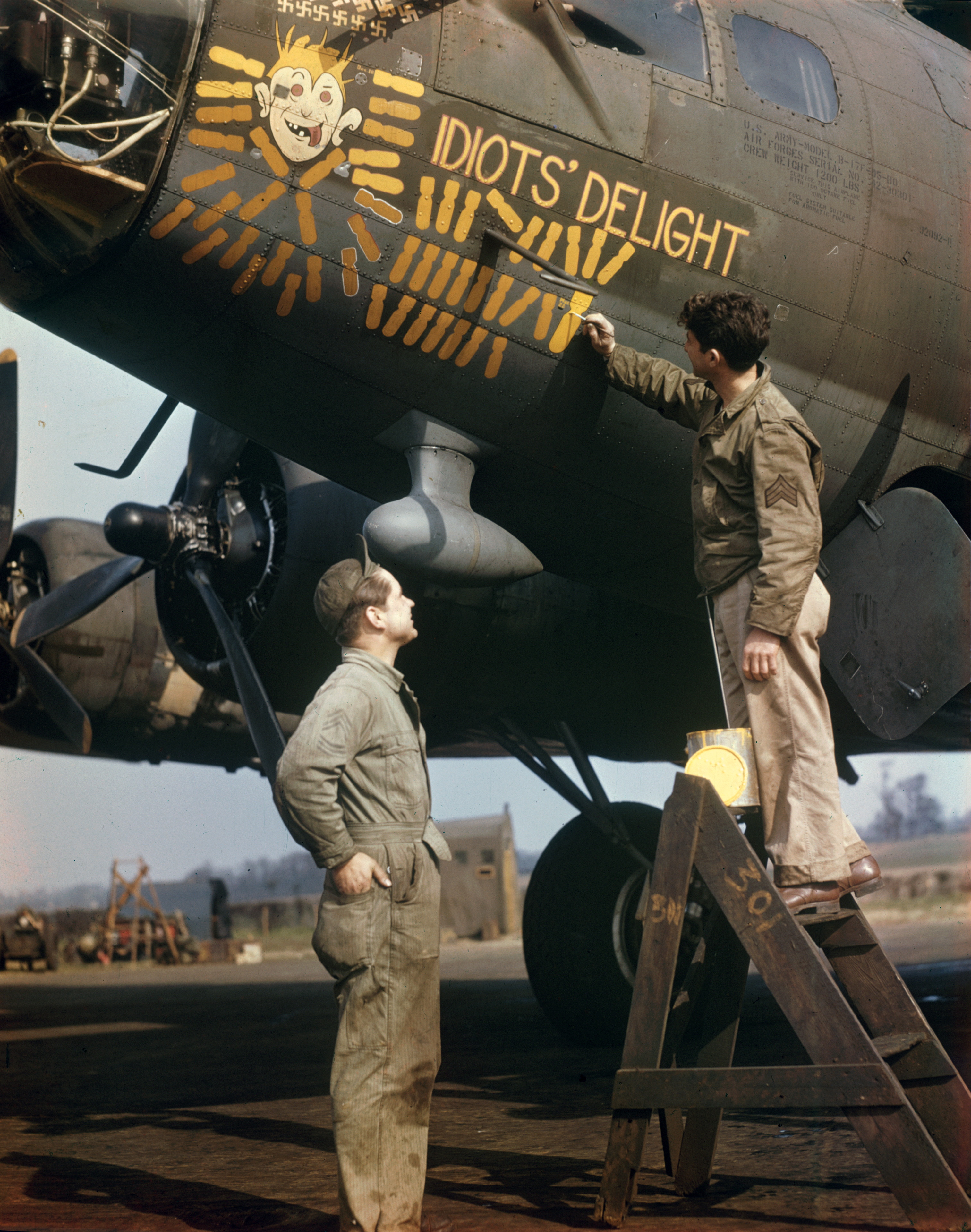 WWII color photo of USAAF 42-30301 Boeing B-17F Fortess 8AF 94BG332BS XMJ Idiots' Delight aka Missy G Rougham 1943 01