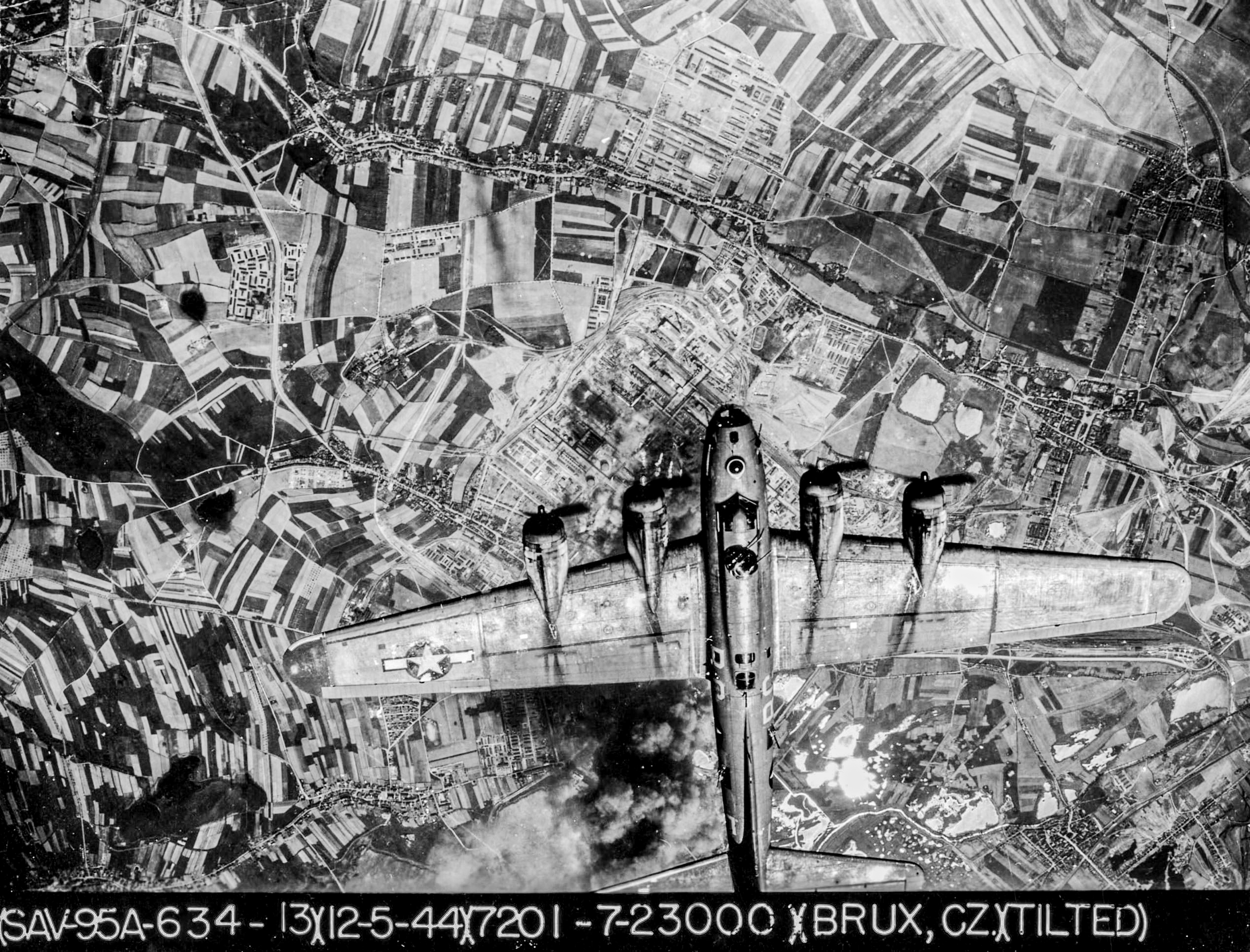 42-38123 B-17G Fortress 8AF 95BG334BS BGE To Hell or Glory at 23,000ft over Brux Czech 12th May 1944 01