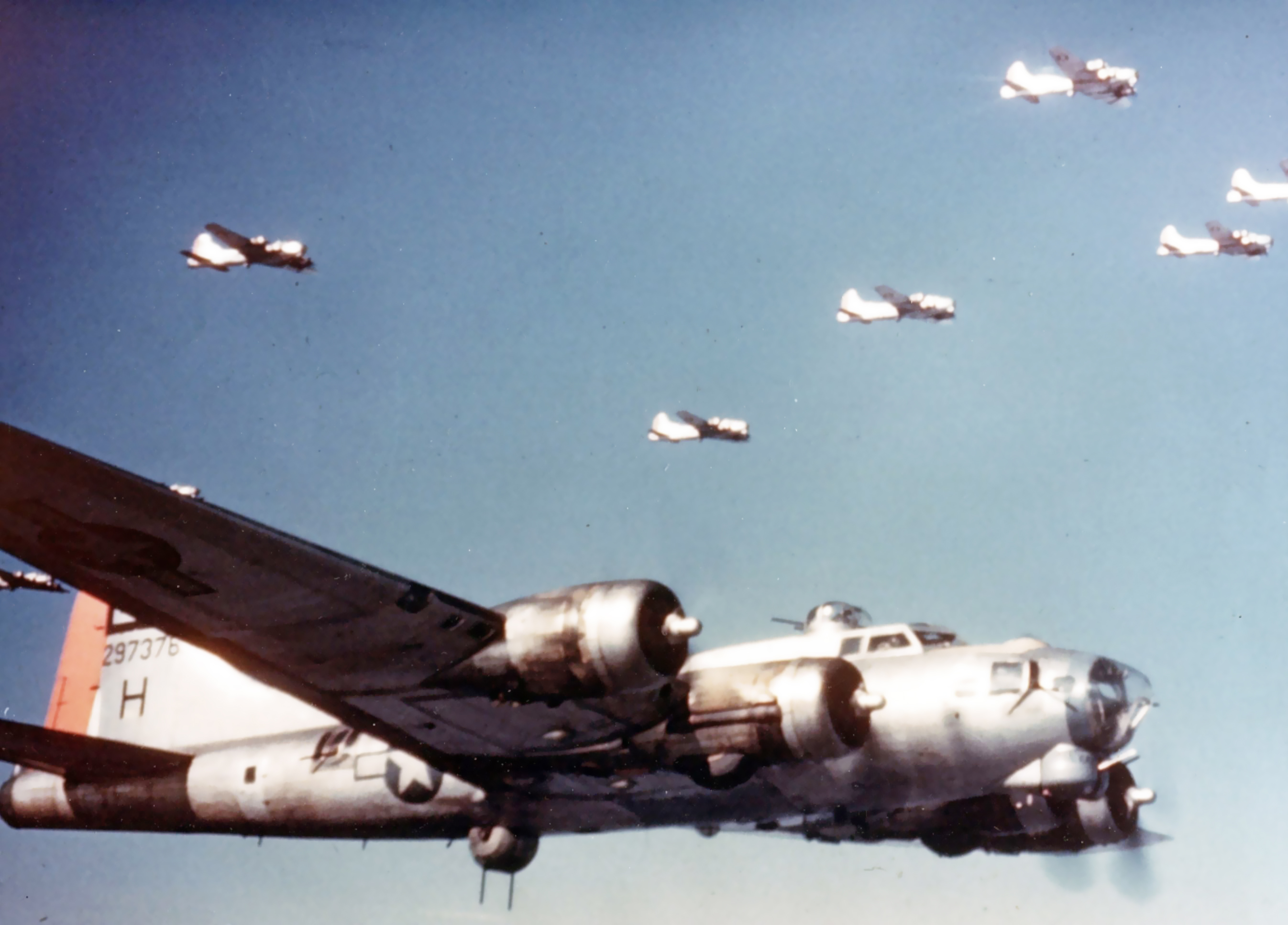 42-97376 B-17G Fortress 8AF 95BG335BS OEH in flight 1944 01
