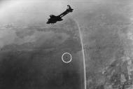 Asisbiz 42 30233 B 17F Fortress 8AF 95BG412BS QWV Rhapsody in Flak with 42 30181 over Munster 10th Oct 1943 FRE3919