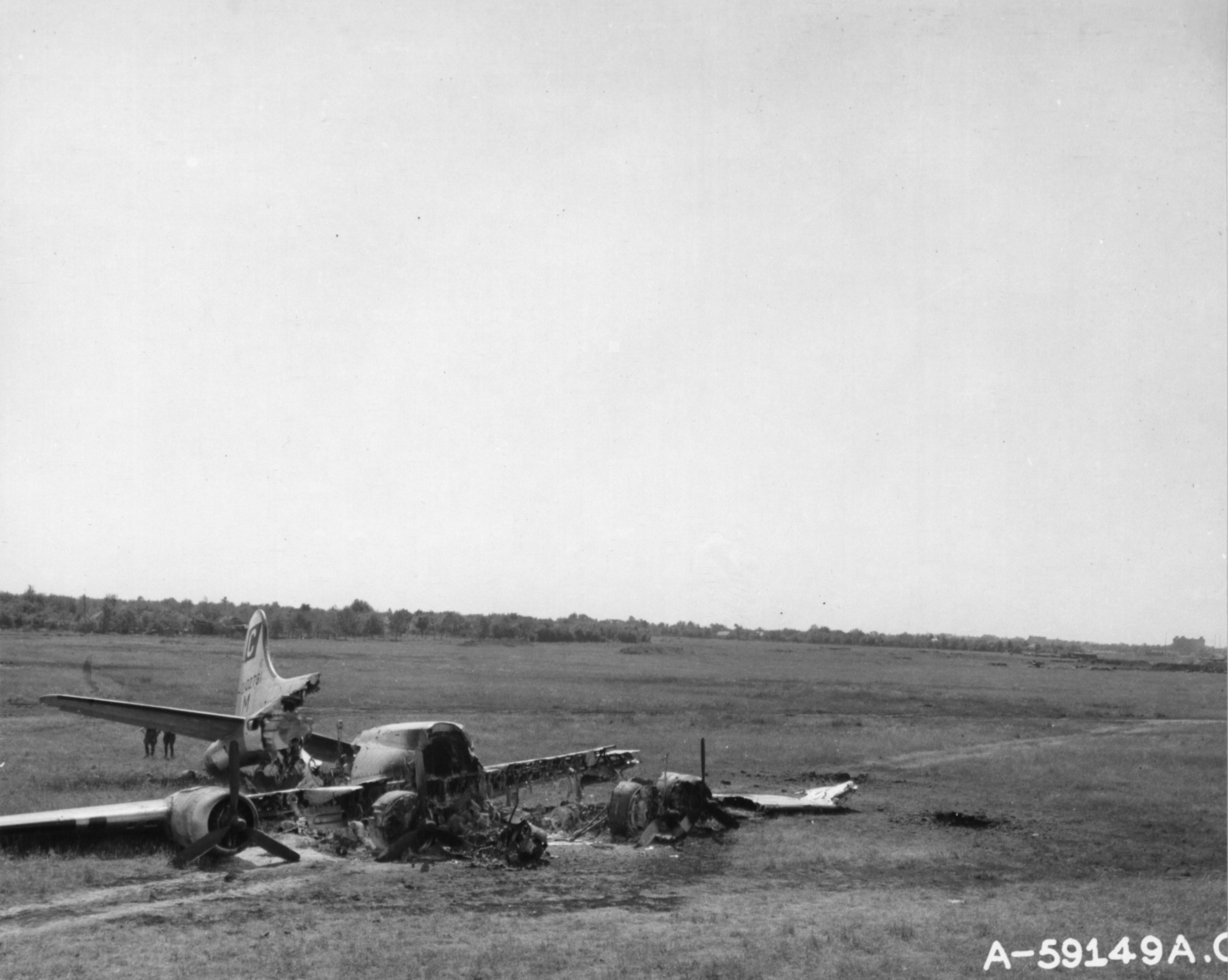 42-102701 B-17G Fortress 8AF 96BG338BS BMX destroyed on ground Operation Frantic at Poltava 21st Jun 1944 NA394