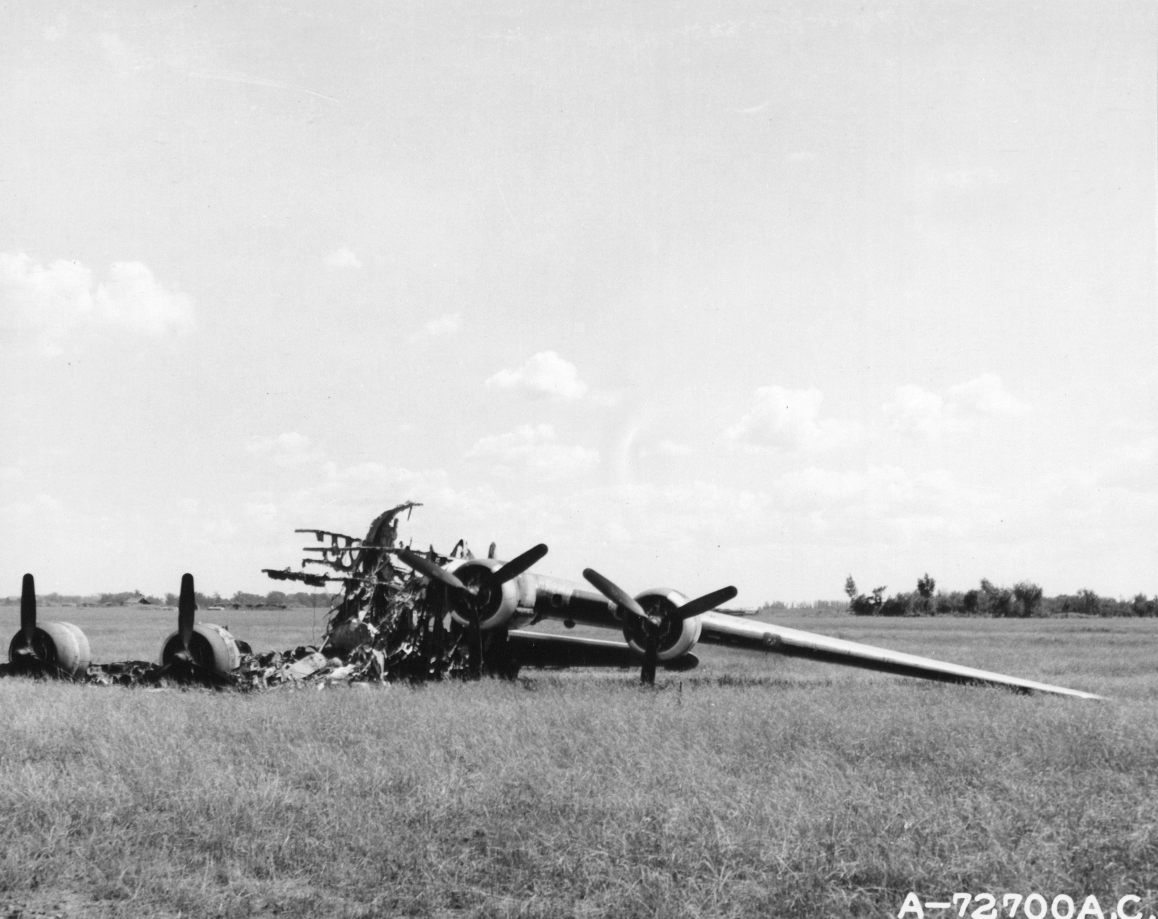 42-102xxx B-17G Fortress 8AF 96BG destroyed on ground Operation Frantic at Poltava 21st Jun 1944 NA428