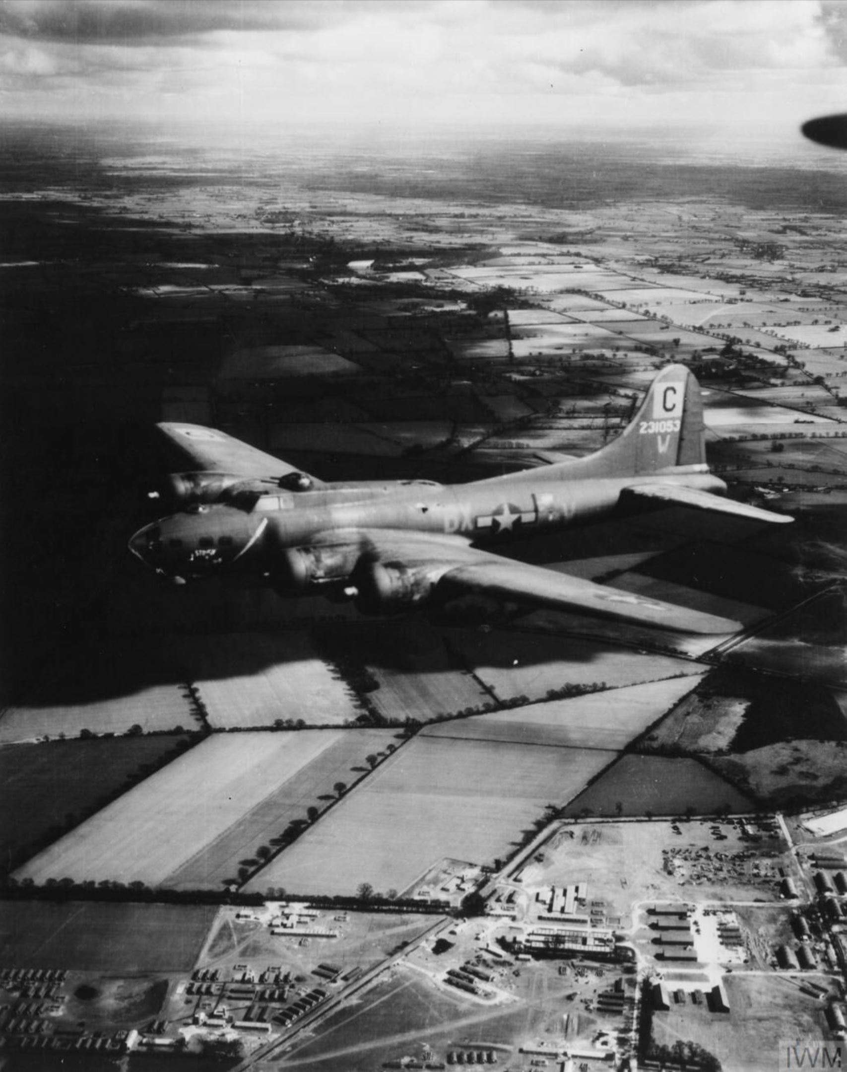 42-31053 B-17G Fortress 8AF 96BG338BS BXW Stingy in flight FRE4039