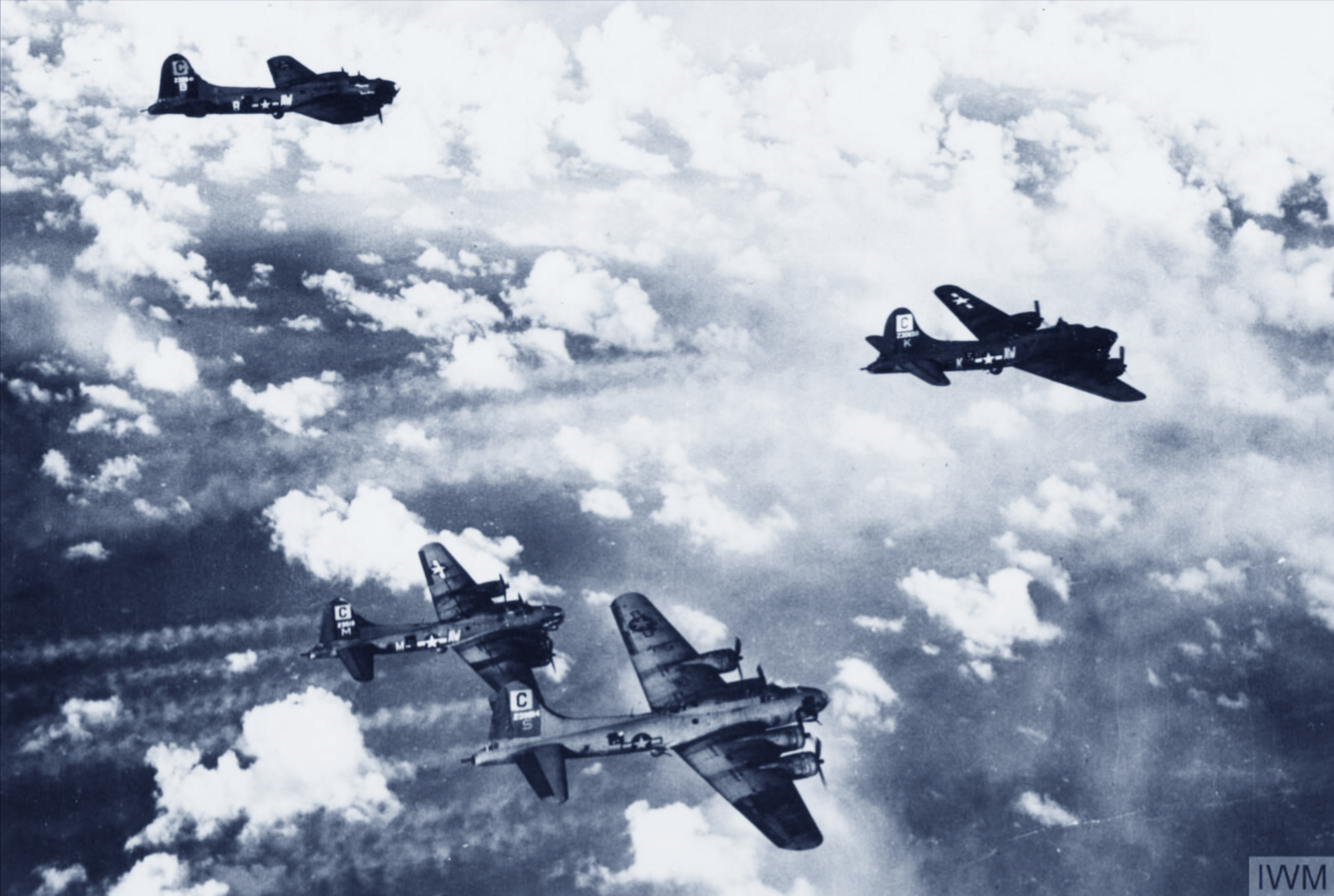 42-3519 B-17F Fortress 8AF 96BG337BS AWM Pee Wee II in formation AWS AWK AWB FRE3986