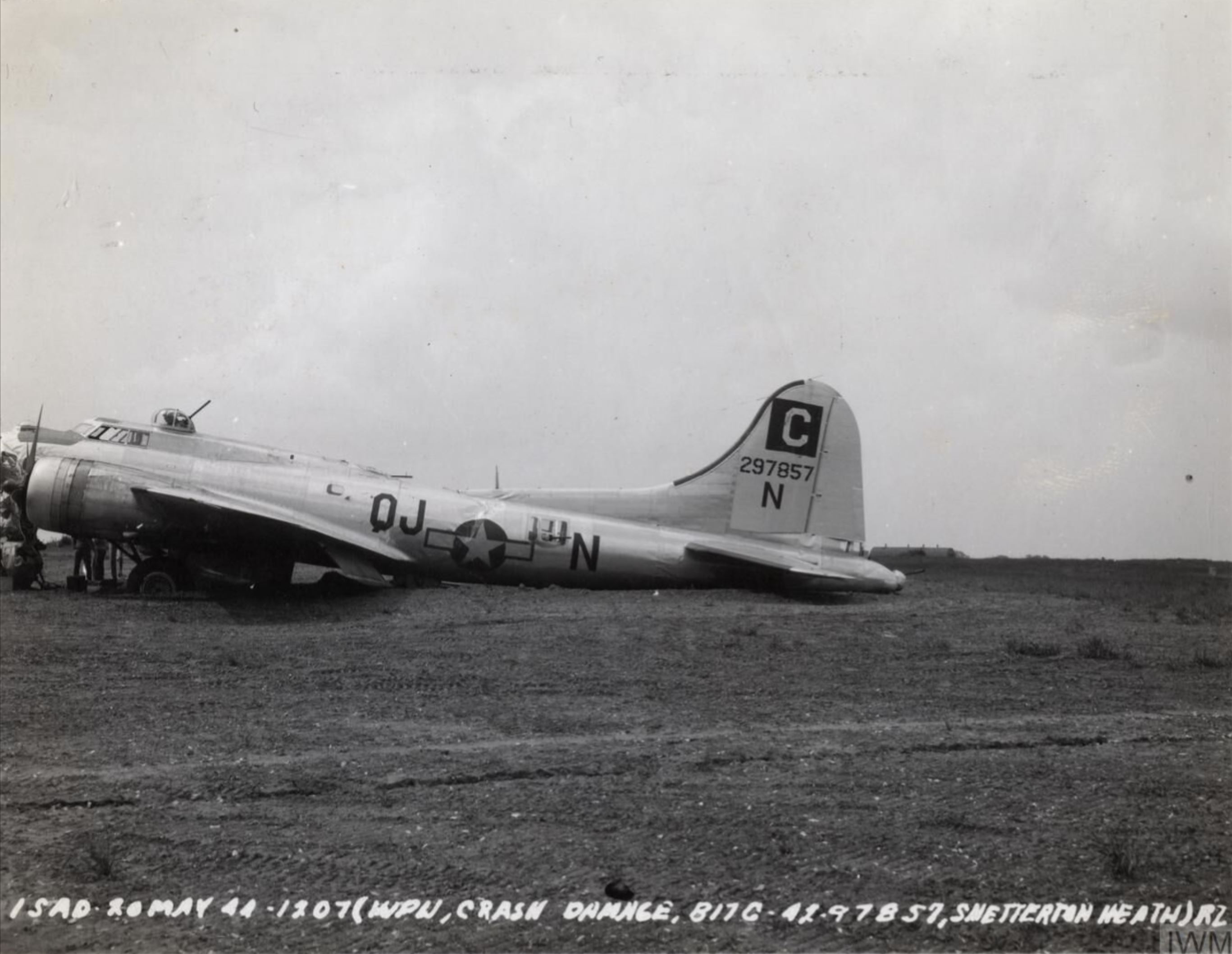 42-97857 B-17G Fortress 8AF 96BG339BS QJN belly landing near Snetterton Heath FRE14222