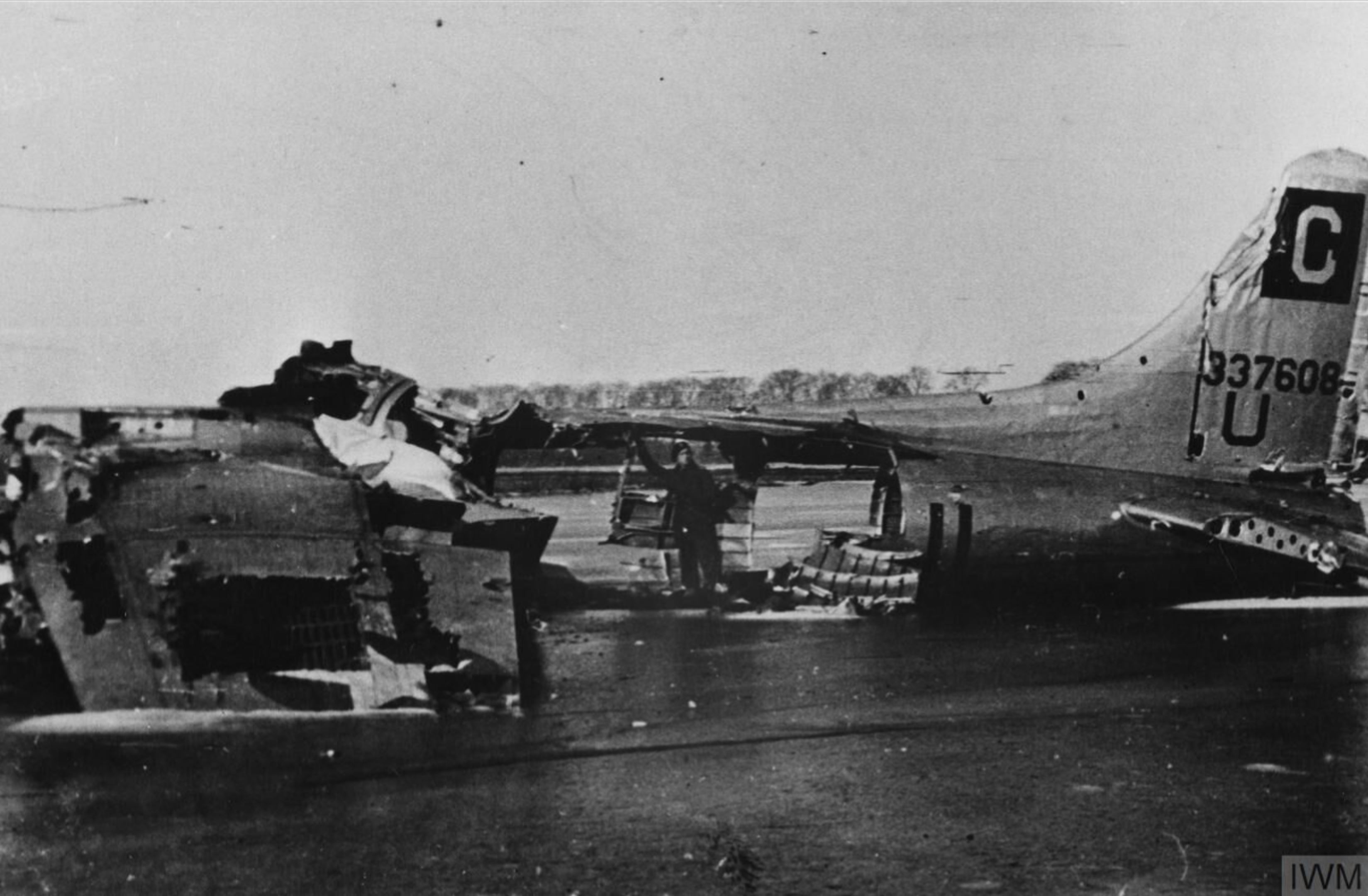 43-37608 B-17G Fortress 8AF 96BG337BS AWU crashed Holland 18th Oct 1944 MACR10260 FRE4000